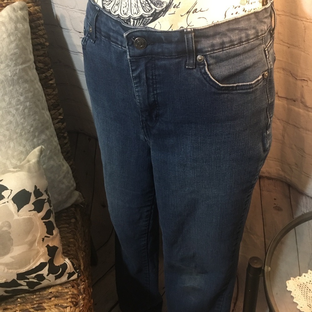 Gloria Vanderbilt stretch denim jean - Picture 3 of 10